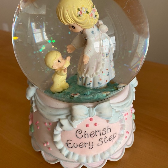 Precious Moments Snow Globe